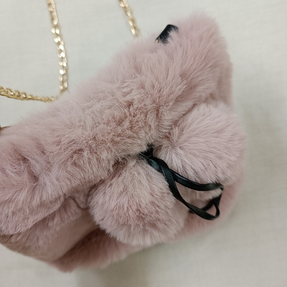 Sold🚫Fur sling bag for girls - Picture 2 of 5